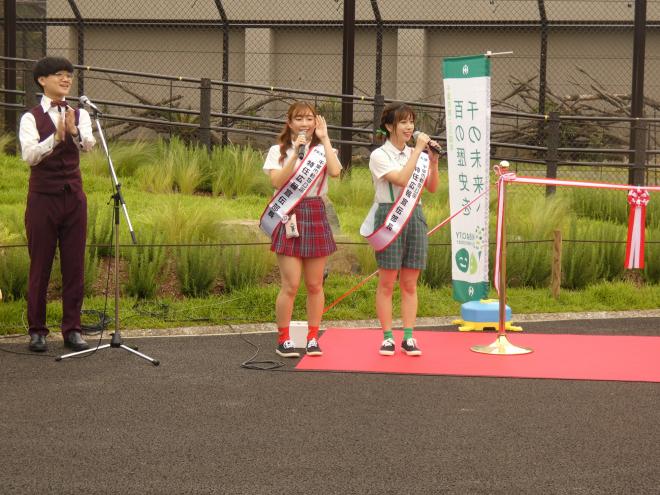 チーター展示場オープン記念式典