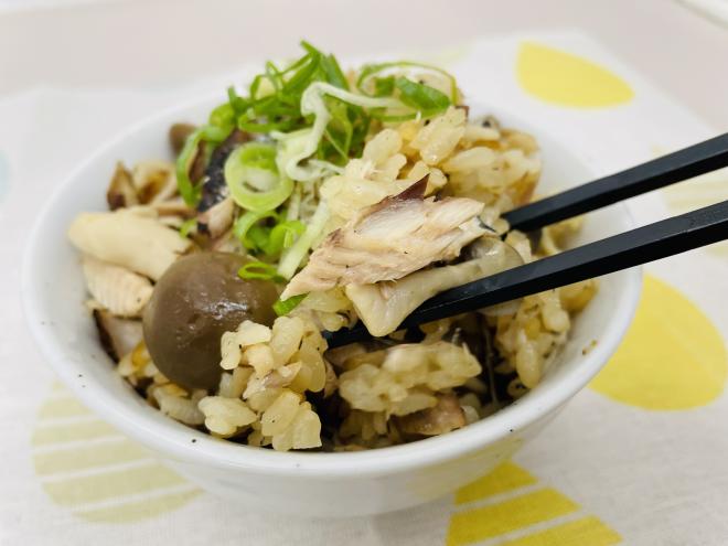 さんまとしめじの炊き込みご飯