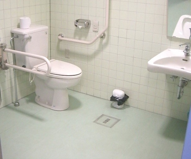 02chibacitybarrierfreetoilet