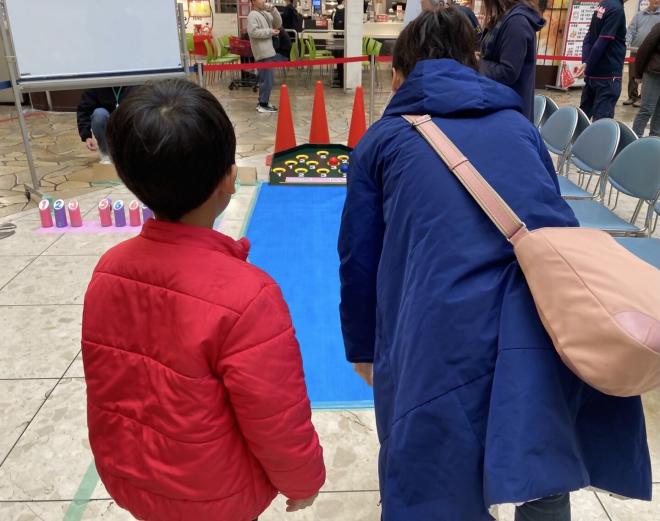 ホールインボッチャで楽しむ親子