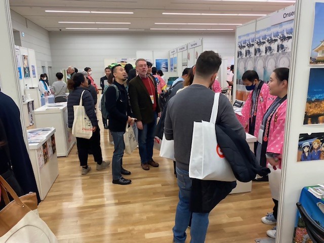 R5_EXPAT_EXPO2