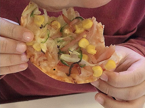 餃子ピザ３