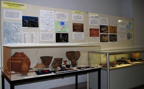 平安時代以前の猪鼻城跡展示風景