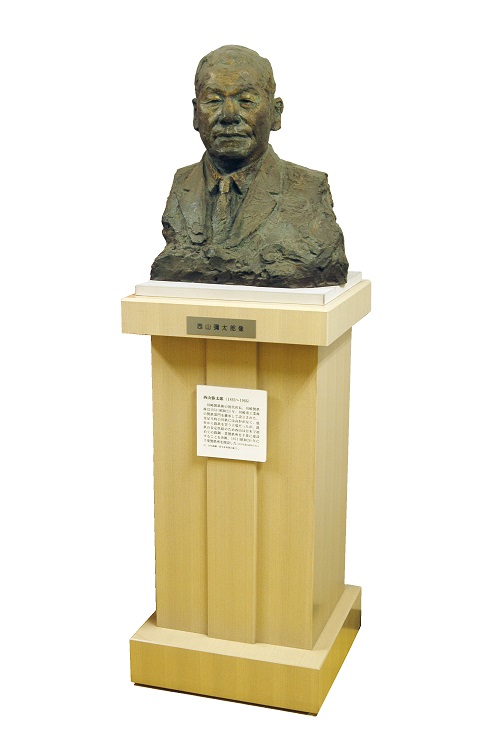 胸像（西村弥太郎）