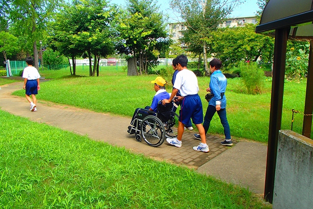 車椅子搬送
