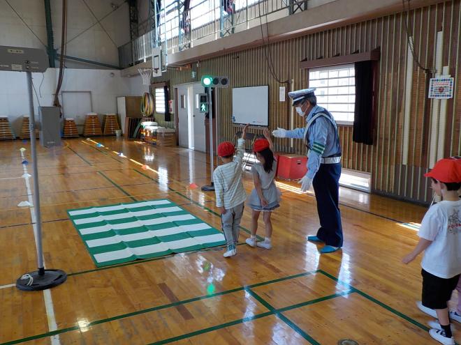 koutsuanzaenkyositsu