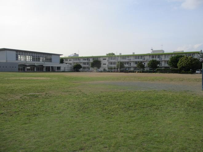 校庭1