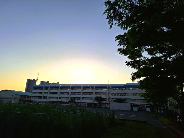 夕焼けの校舎