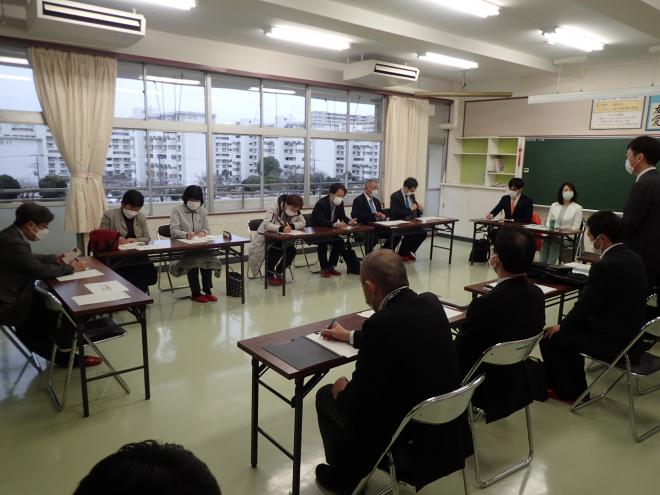 視察の様子1