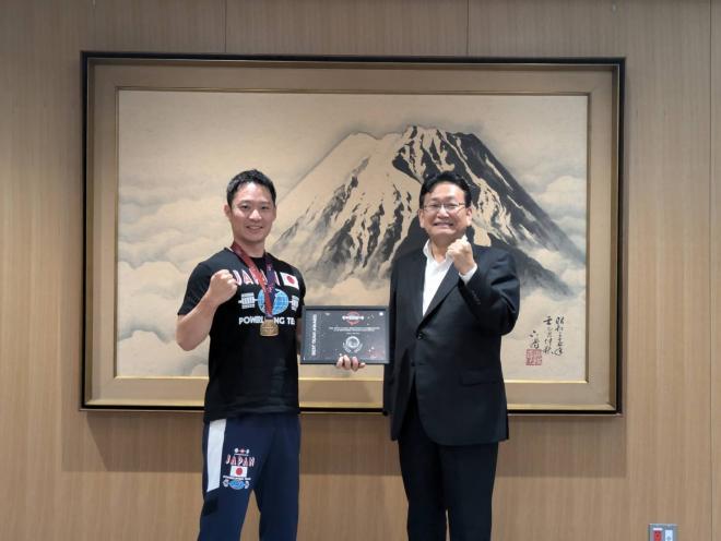 髙橋選手ベンチプレス1