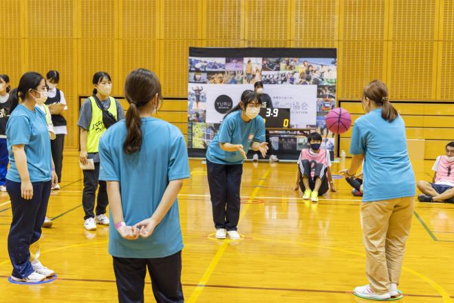 パラスポーツフェスタちば2022ベビーバスケリレー対抗戦