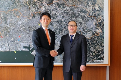 海外自治体職員研修員が市長を訪問