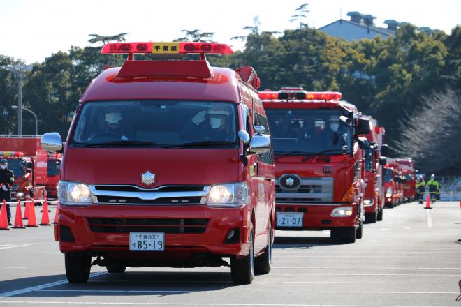 車両行進