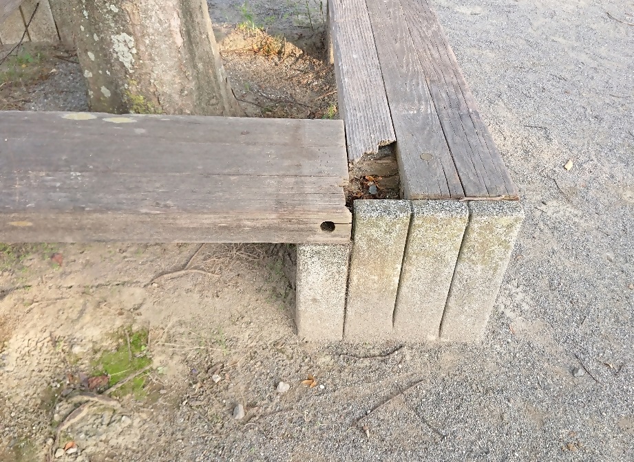 MCR_レポート例（公園のベンチ破損）